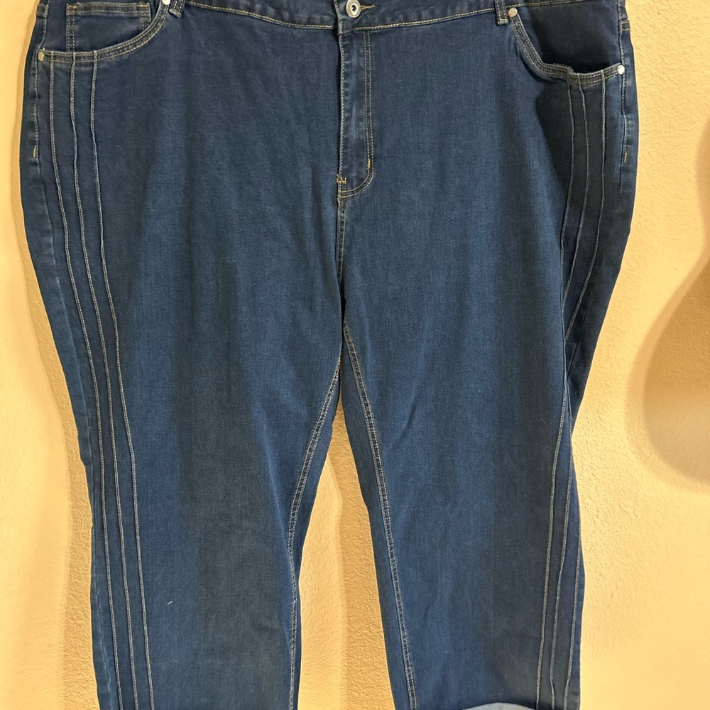 BloomChic Women's Relaxed Fit Blue Jeans